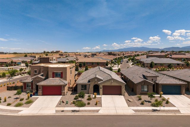 120 Mountaingem Loop, Santa Fe, NM 87508