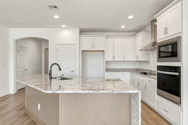 120 Mountaingem Loop, Santa Fe, NM 87508