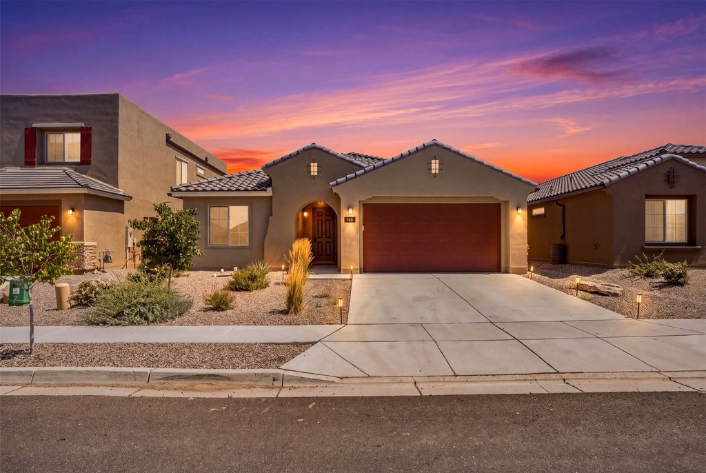 120 Mountaingem Loop, Santa Fe, NM 87508