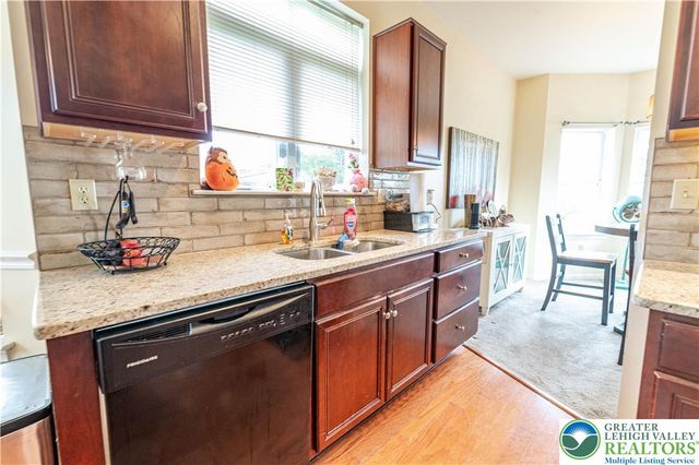 1300 Adams Street, Allen Twp, PA 18067