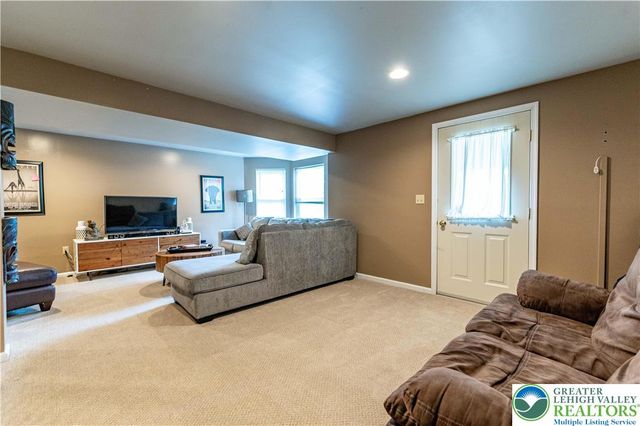 1300 Adams Street, Allen Twp, PA 18067
