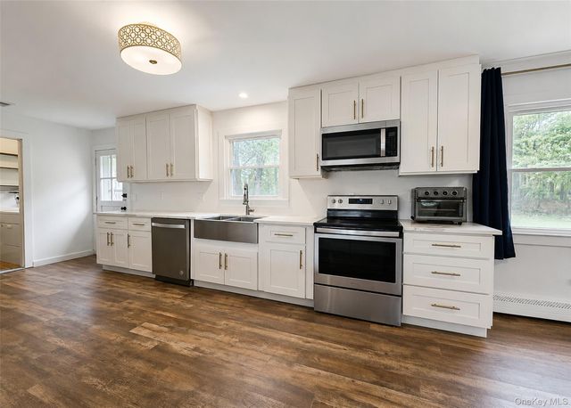 89 Lincoln Avenue, Mastic Beach, NY 11951