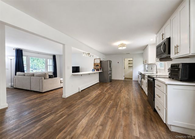 89 Lincoln Avenue, Mastic Beach, NY 11951