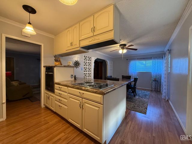 3212 Earnest Court, Bakersfield, CA 93304