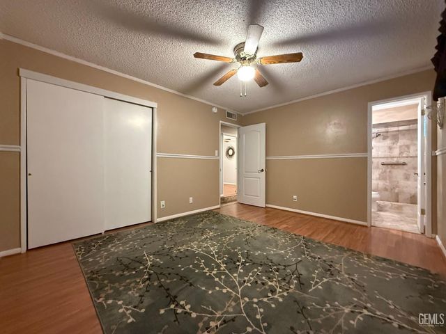 3212 Earnest Court, Bakersfield, CA 93304
