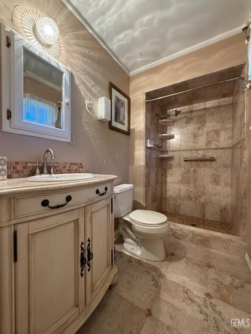 3212 Earnest Court, Bakersfield, CA 93304