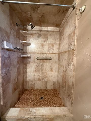 3212 Earnest Court, Bakersfield, CA 93304