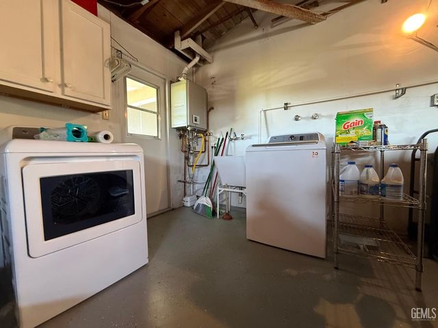 3212 Earnest Court, Bakersfield, CA 93304