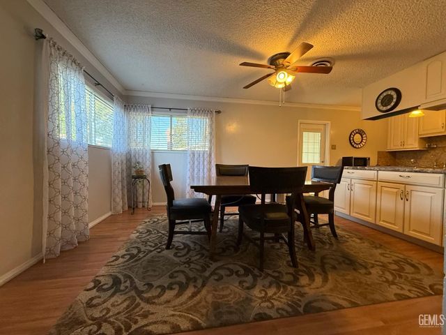 3212 Earnest Court, Bakersfield, CA 93304