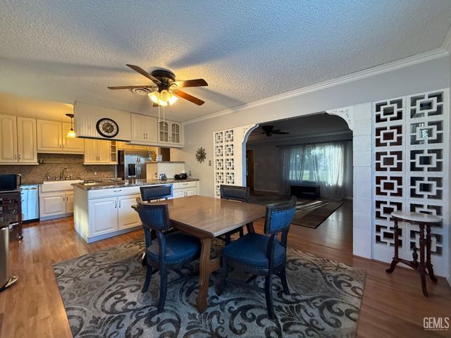 3212 Earnest Court, Bakersfield, CA 93304