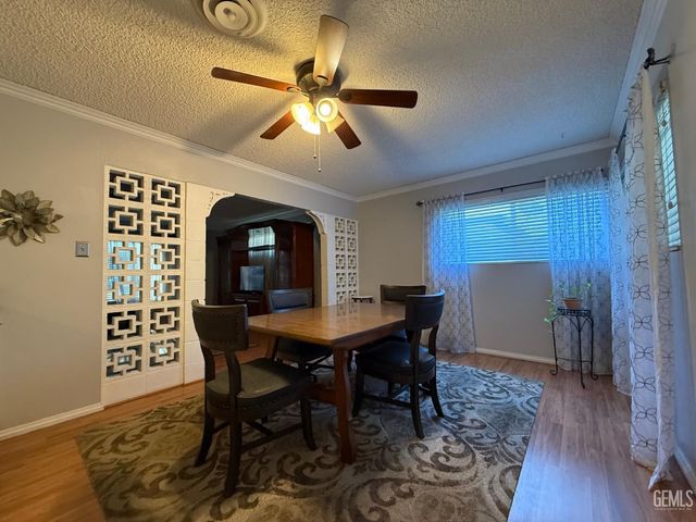 3212 Earnest Court, Bakersfield, CA 93304