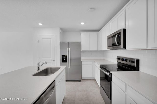 10112 WHISTLING PINE Court, Jacksonville, FL 32221