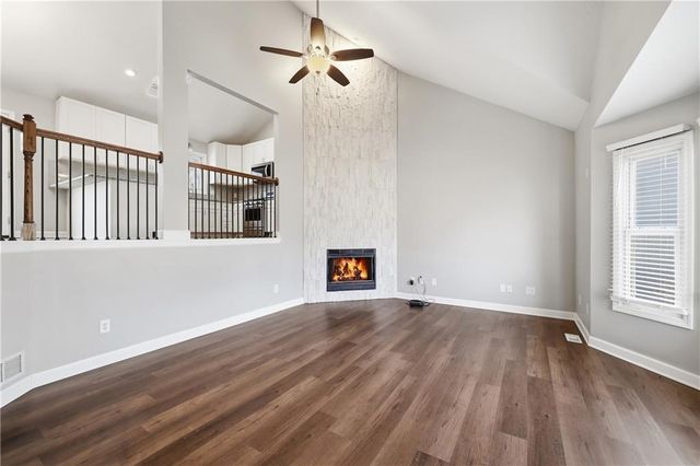 10804 W 76th Street, Shawnee, KS 66214