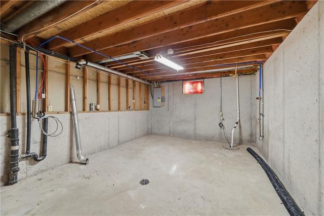 10804 W 76th Street, Shawnee, KS 66214