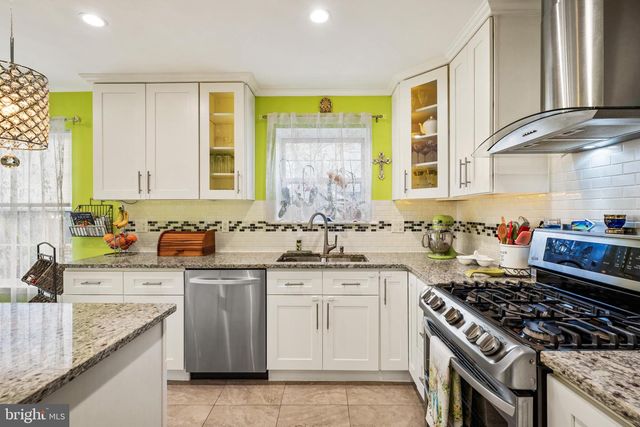 11 FREDERICK, Sicklerville, NJ 08081