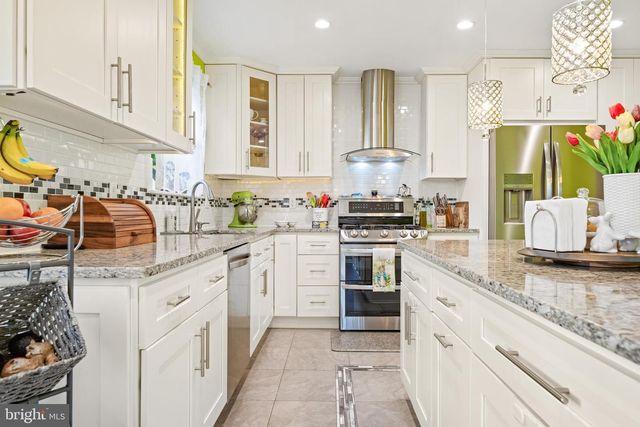 11 FREDERICK, Sicklerville, NJ 08081