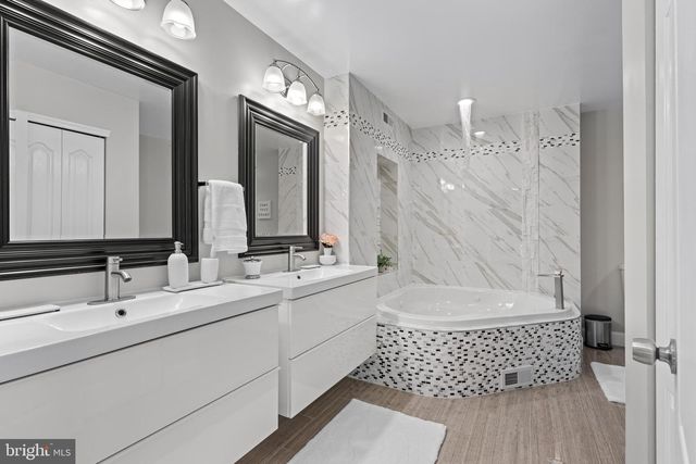 11 FREDERICK, Sicklerville, NJ 08081
