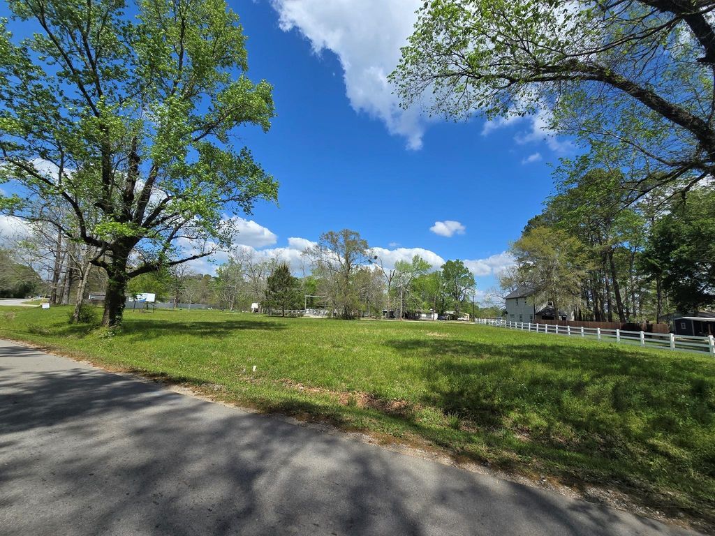 334 Martin Drive, Ames, TX 77575