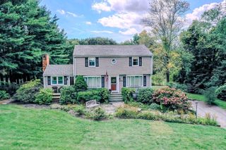 239 Maple St, Somerset, MA 02726
