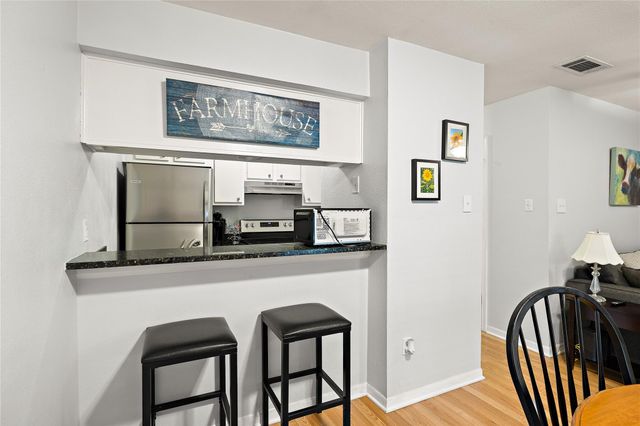 2450 Ashdale DR B-211, Austin, TX 78757