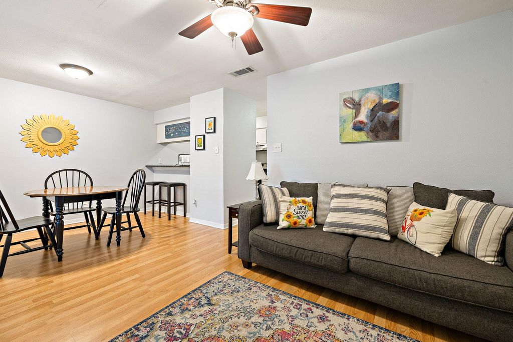 2450 Ashdale DR B-211, Austin, TX 78757