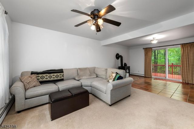 8 Cold Spring Dr, Vernon Twp., NJ 07422
