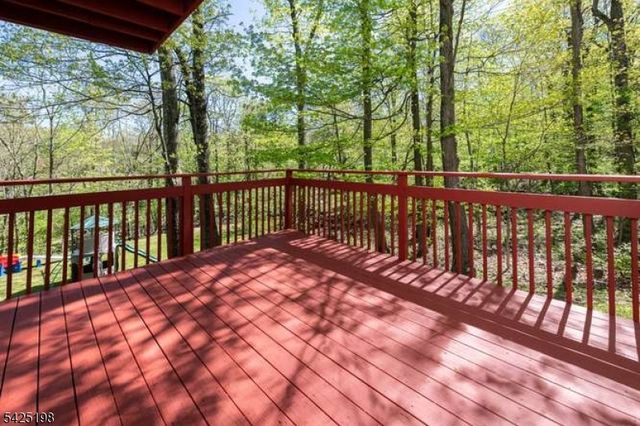 8 Cold Spring Dr, Vernon Twp., NJ 07422