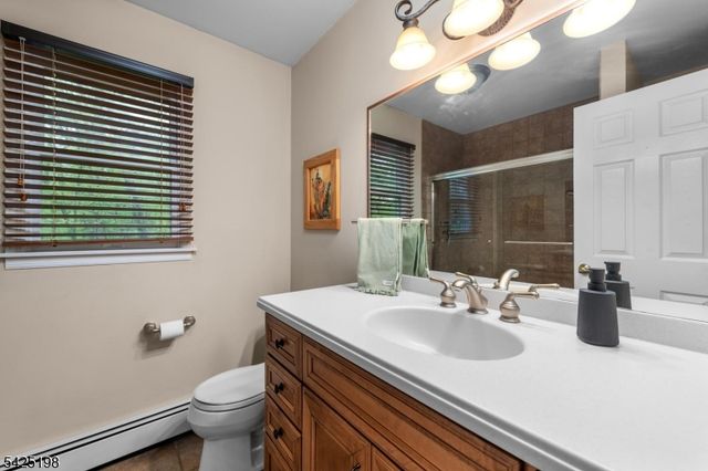 8 Cold Spring Dr, Vernon Twp., NJ 07422