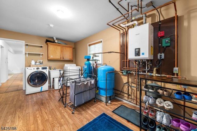 8 Cold Spring Dr, Vernon Twp., NJ 07422