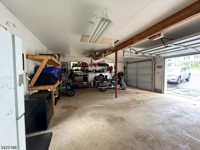 8 Cold Spring Dr, Vernon Twp., NJ 07422