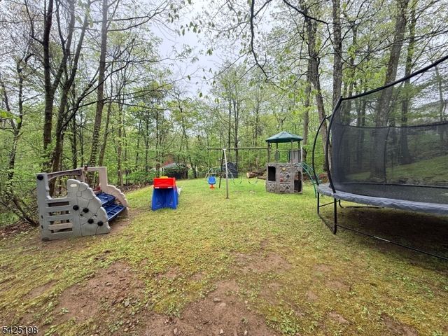 8 Cold Spring Dr, Vernon Twp., NJ 07422