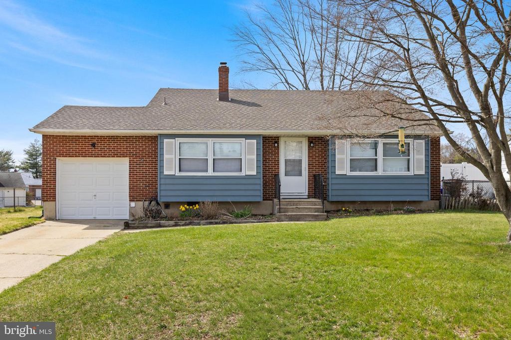 116 LUCAS DR, Bordentown, NJ 08505