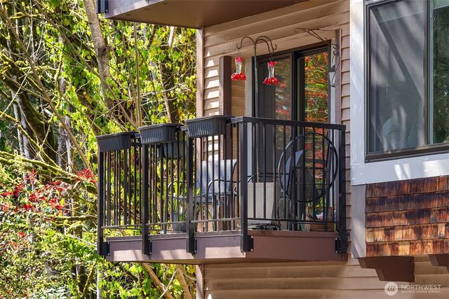 17427 NE 88th Place, Redmond, WA 98052