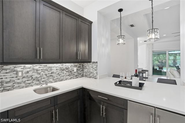 11752 Freesia TER, Naples, FL 34120