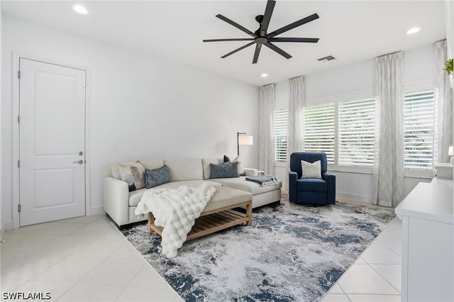 11752 Freesia TER, Naples, FL 34120