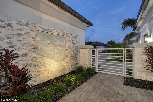 11752 Freesia TER, Naples, FL 34120
