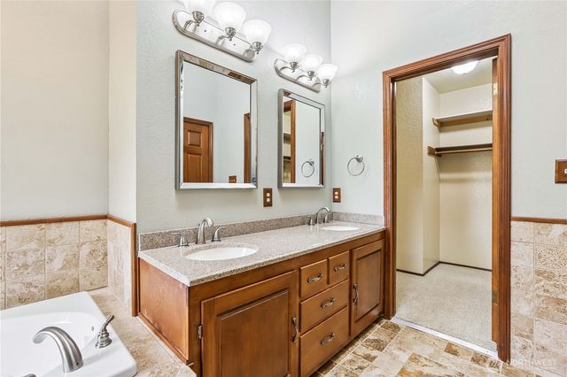 13232 Robinhood Lane, Snohomish, WA 98290