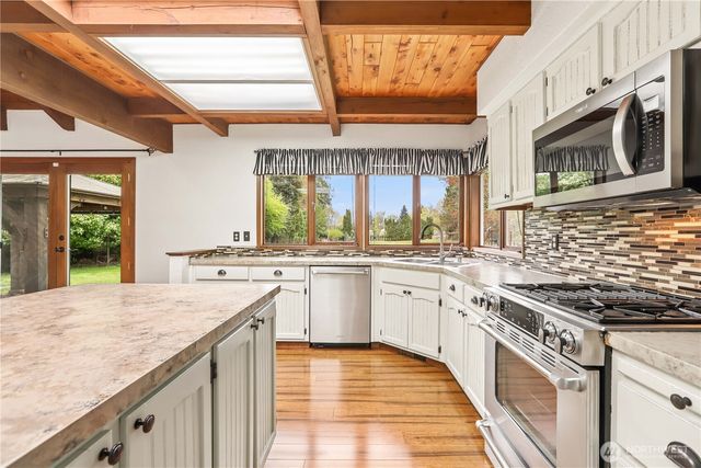 13232 Robinhood Lane, Snohomish, WA 98290