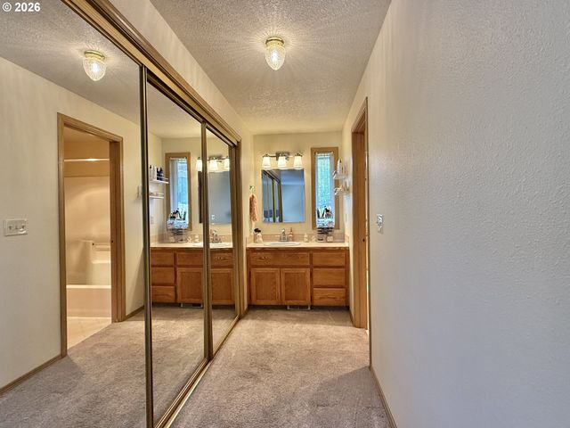 2822 Nw IVY Ln, Camas, WA 98607