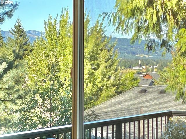 2822 Nw IVY Ln, Camas, WA 98607