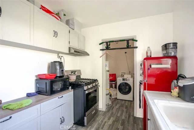 2010 N Los Robles Avenue, Pasadena, CA 91104