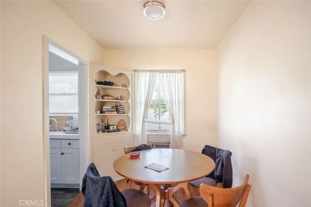 2010 N Los Robles Avenue, Pasadena, CA 91104