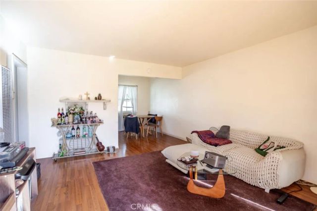 2010 N Los Robles Avenue, Pasadena, CA 91104