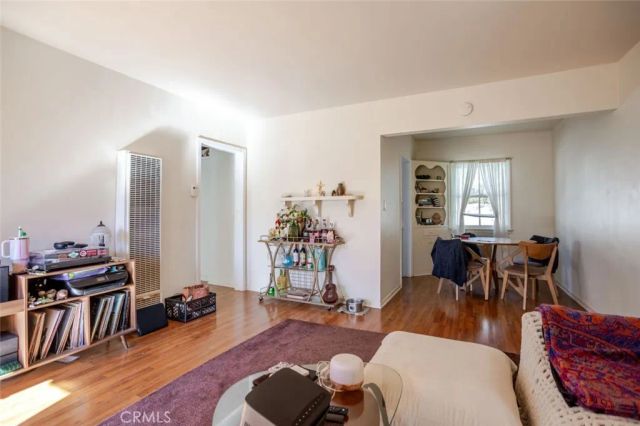 2010 N Los Robles Avenue, Pasadena, CA 91104