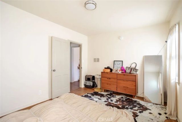 2010 N Los Robles Avenue, Pasadena, CA 91104