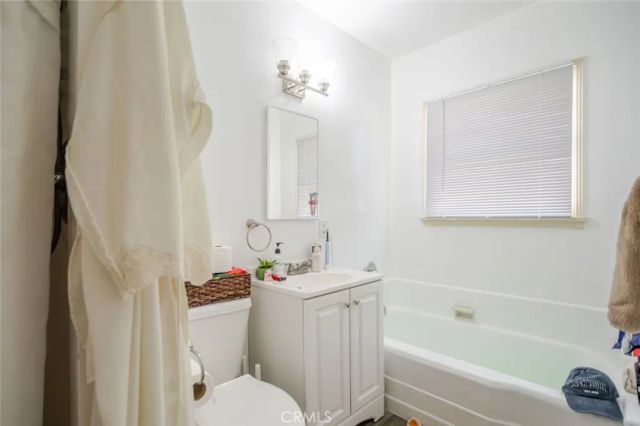 2010 N Los Robles Avenue, Pasadena, CA 91104