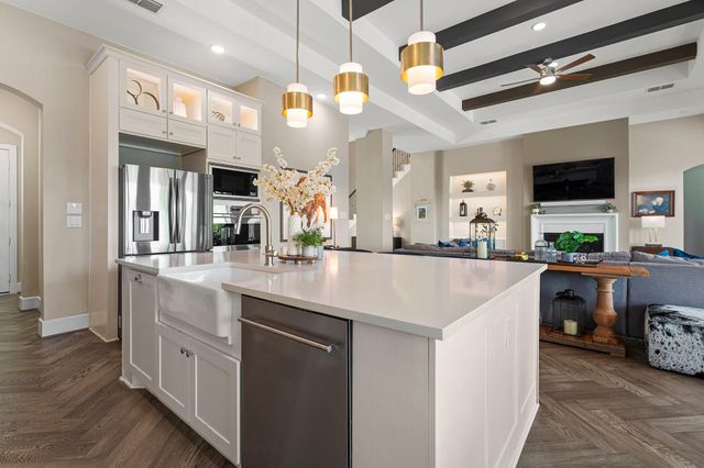 520 Woodside TER, Austin, TX 78738