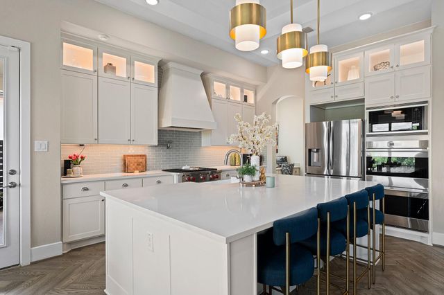 520 Woodside TER, Austin, TX 78738
