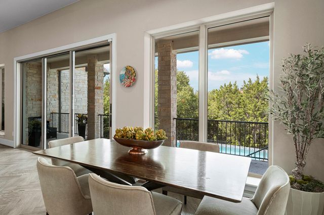 520 Woodside TER, Austin, TX 78738