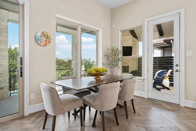 520 Woodside TER, Austin, TX 78738
